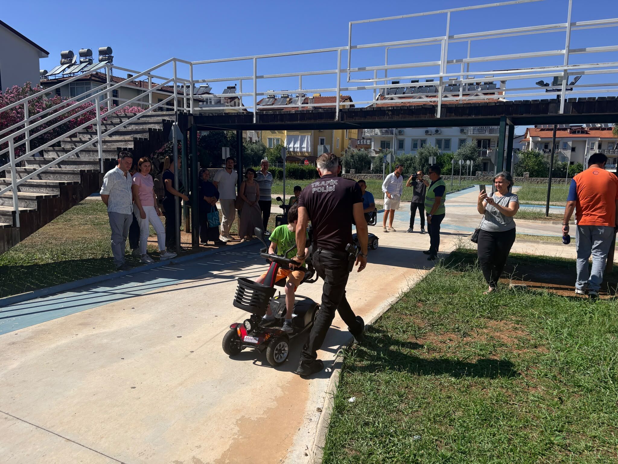 Fethiye’de Otizmli Çocuklara Trafik Eğitim Parkı'nda Uygulamalı Eğitim
