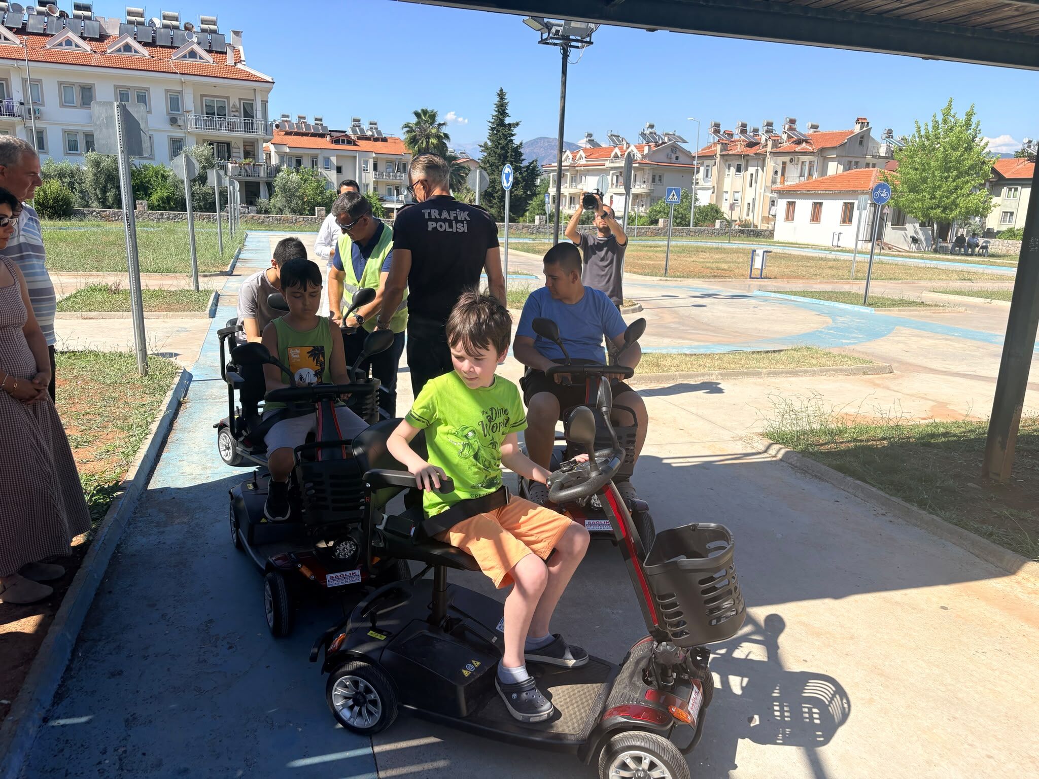 Fethiye’de Otizmli Çocuklara Trafik Eğitim Parkı'nda Uygulamalı Eğitim
