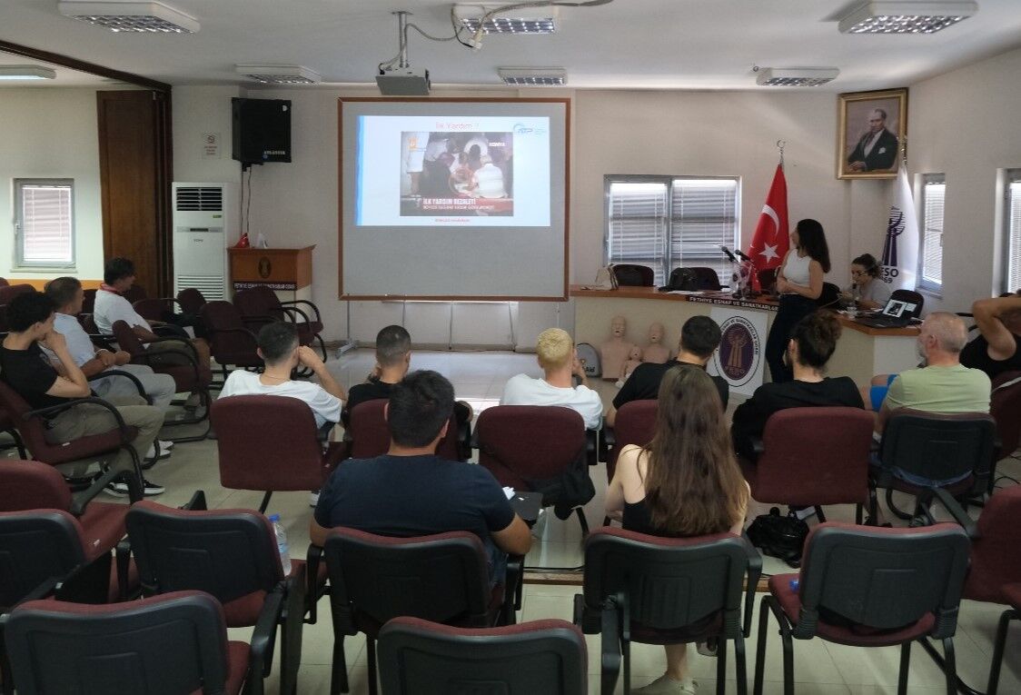 Fethiye Esnaf ve Sanatkarlar Odası'nda İlkyardım Eğitimi Düzenlendi