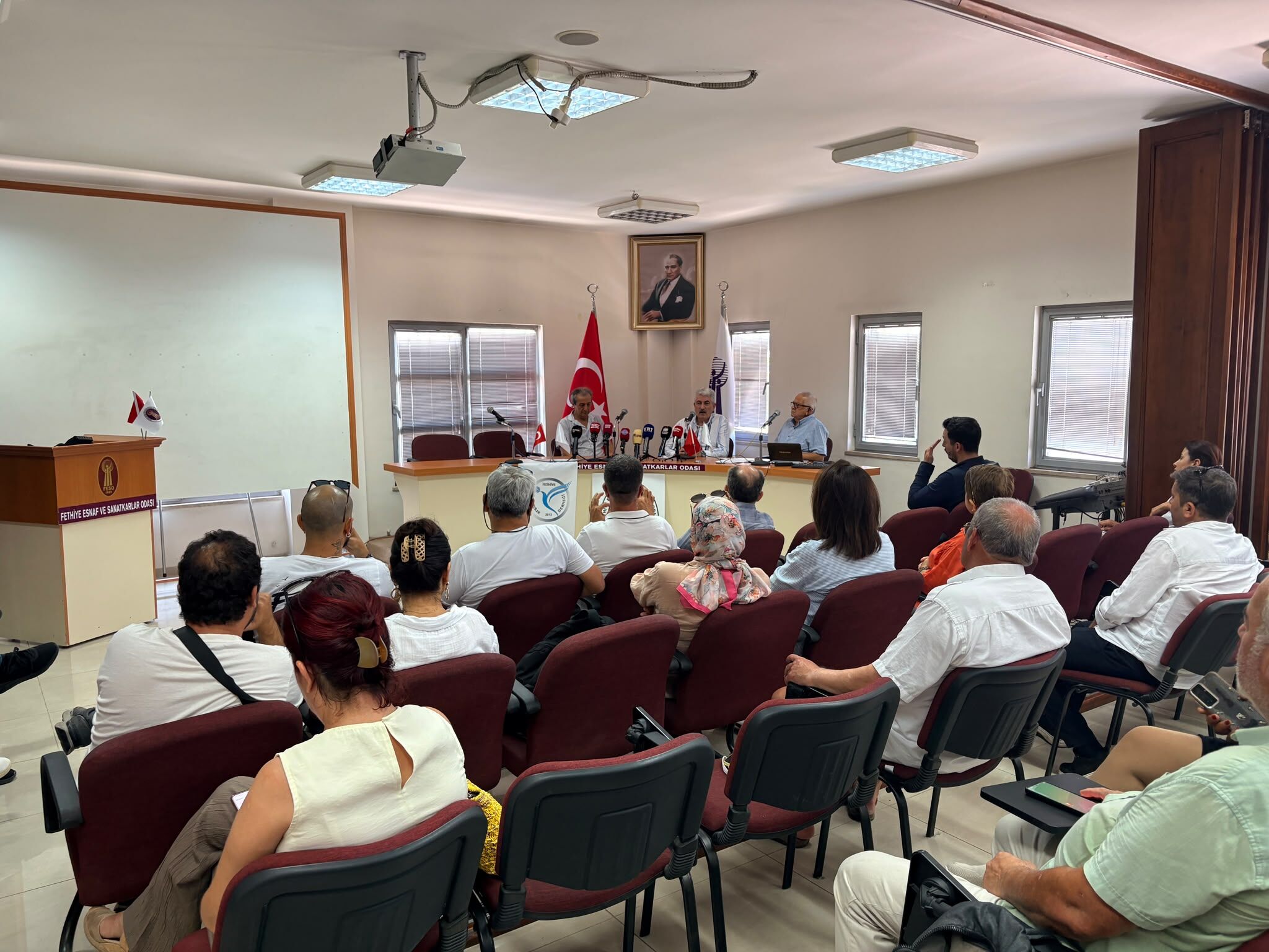 Sefa Özdemir: "Yerel Gazeteler Demokrasinin Nefesidir"