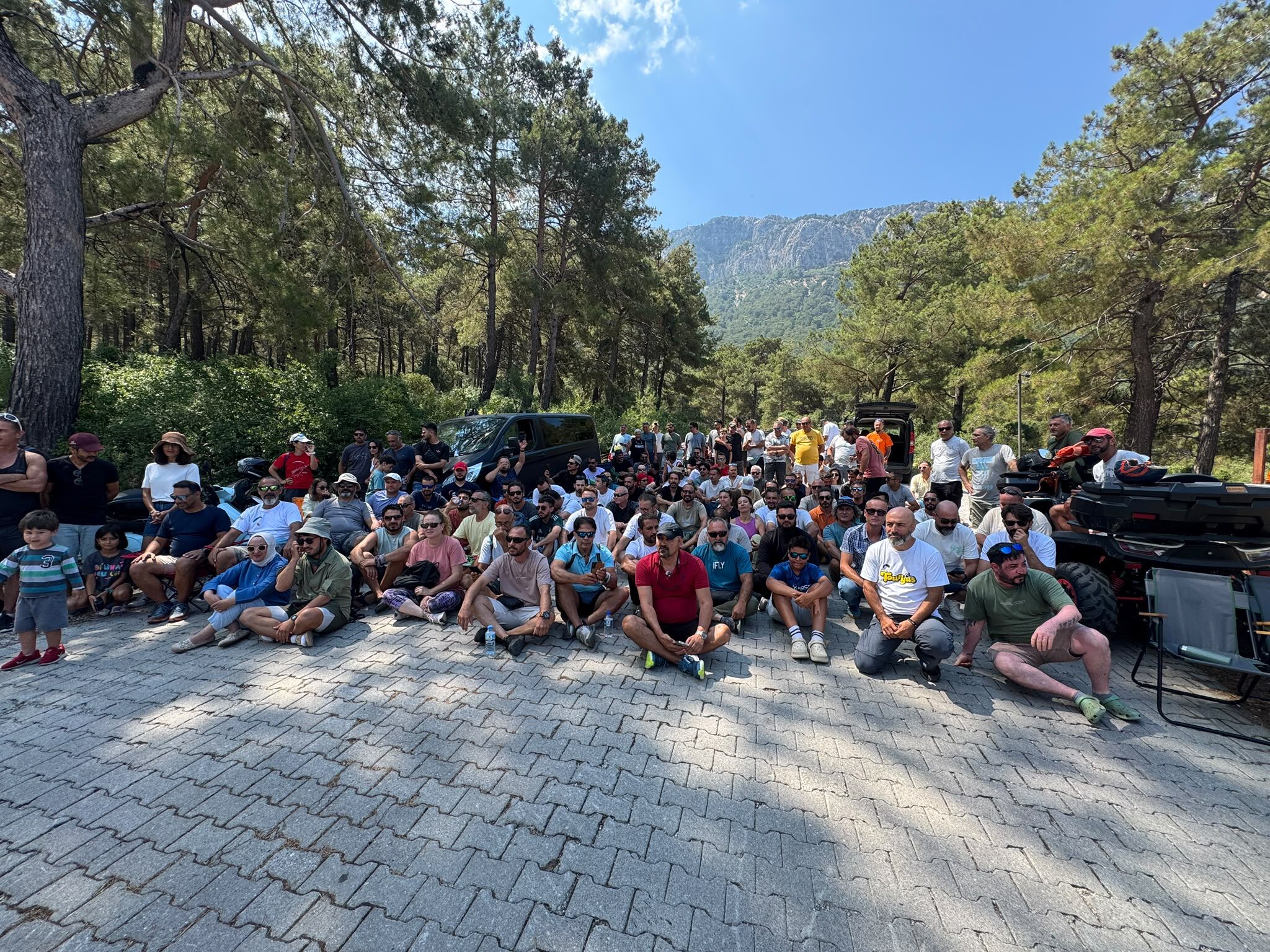 Ölüdeniz’de Pilotlar Uçuşları Durdurdu