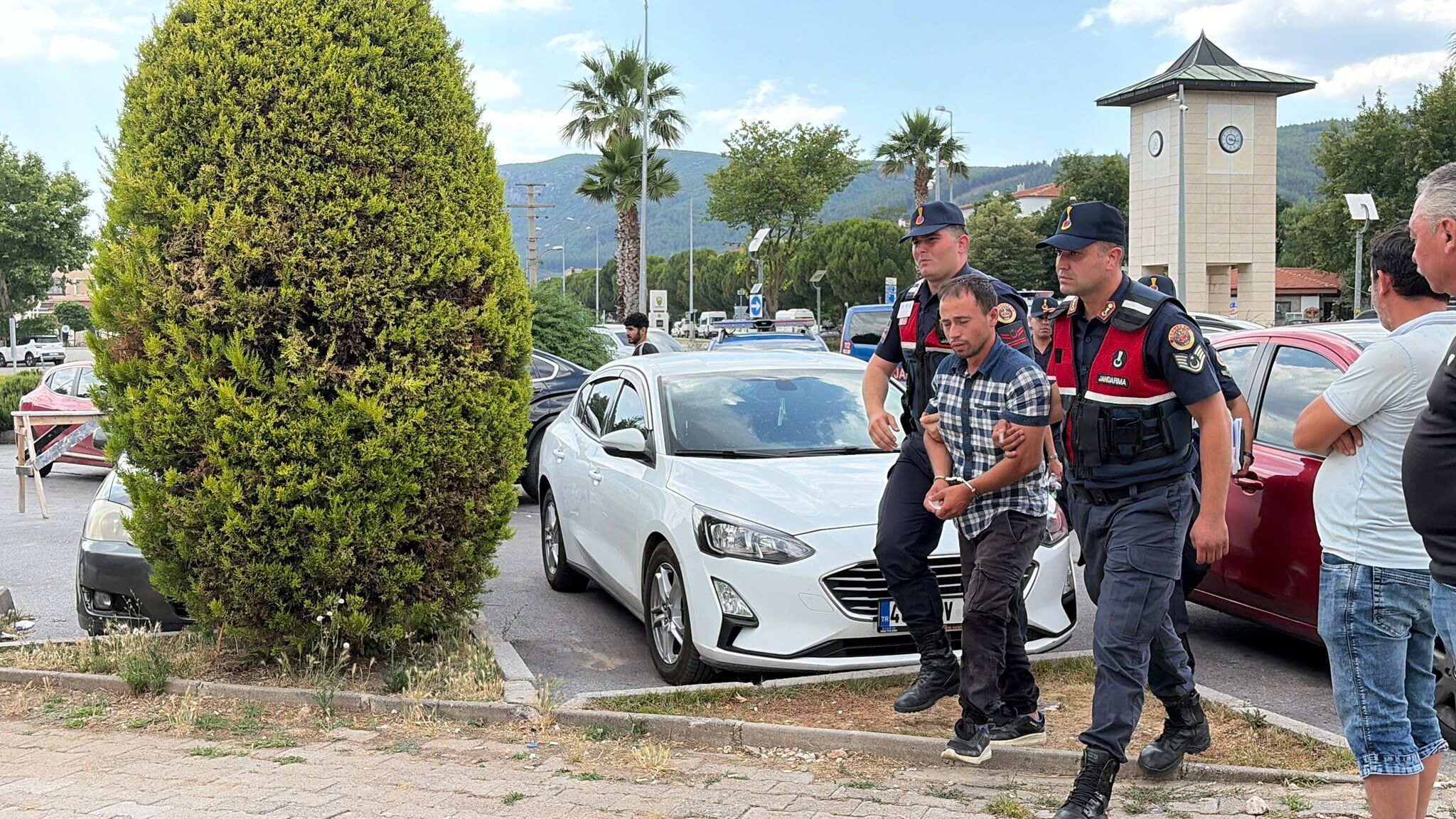 Muğla’da Tüfekli Cinayet Zanlısı Adliyeye Sevk Edildi