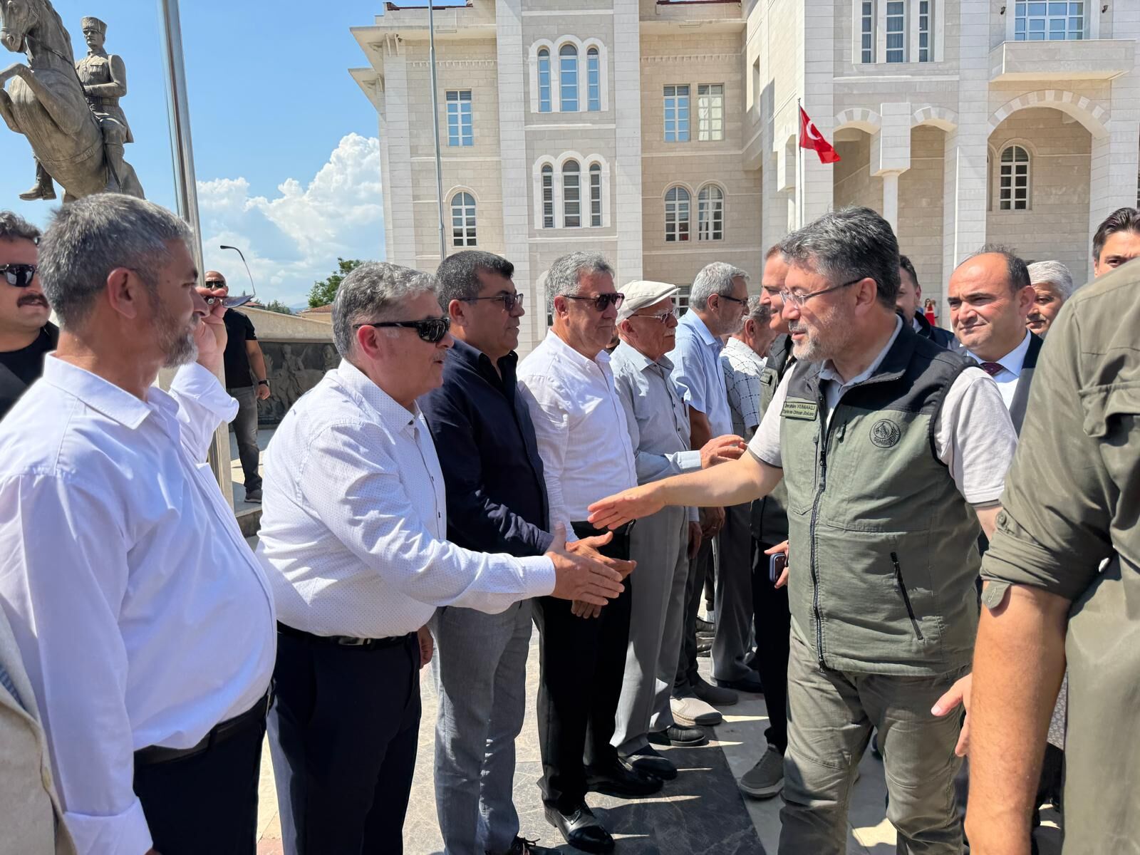 Bakan Yumaklı Seydikemer’de Coşkuyla Karşılandı