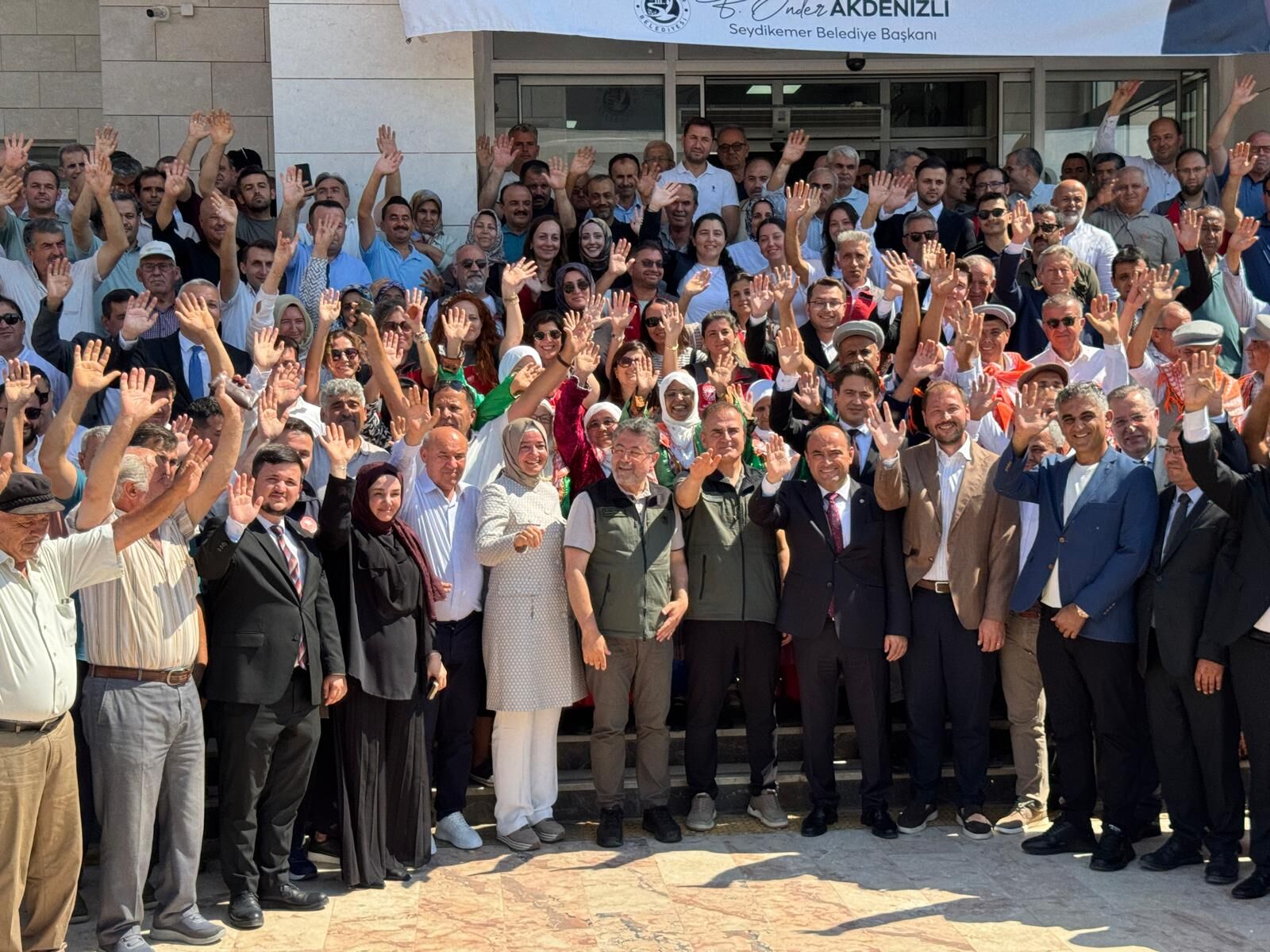 Bakan Yumaklı Seydikemer’de Coşkuyla Karşılandı