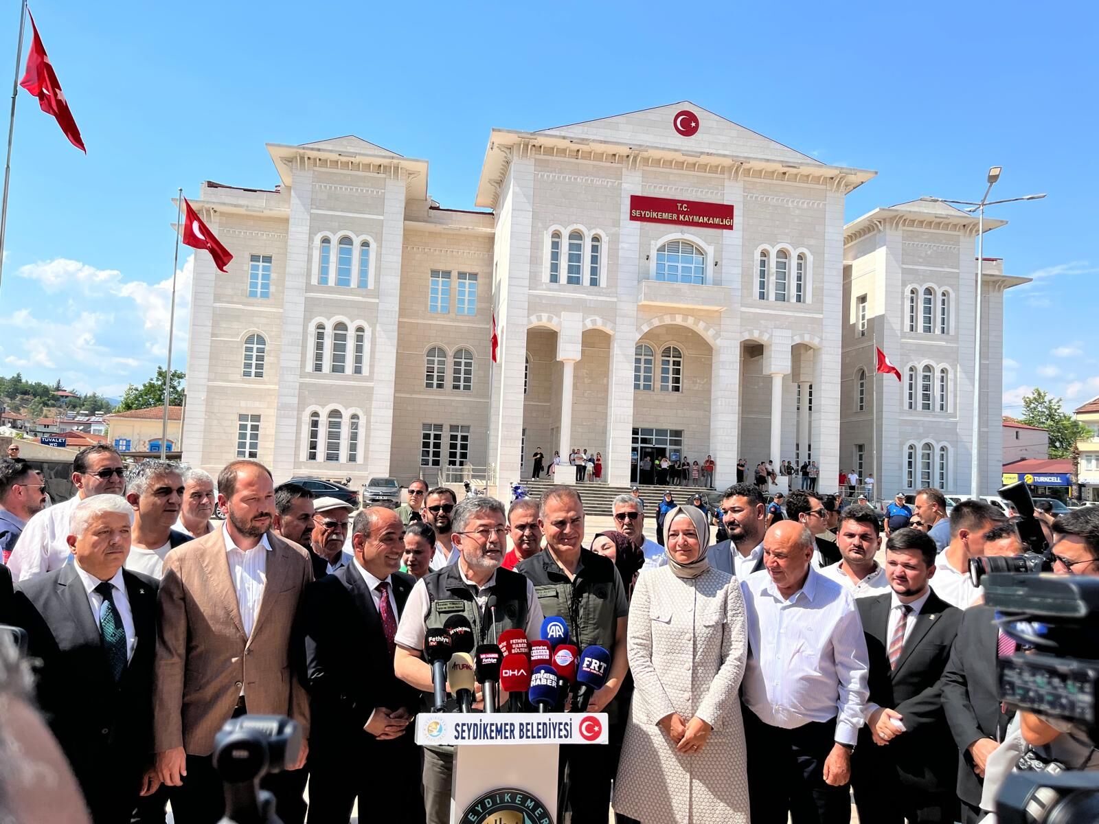 Bakan Yumaklı Seydikemer’de Coşkuyla Karşılandı