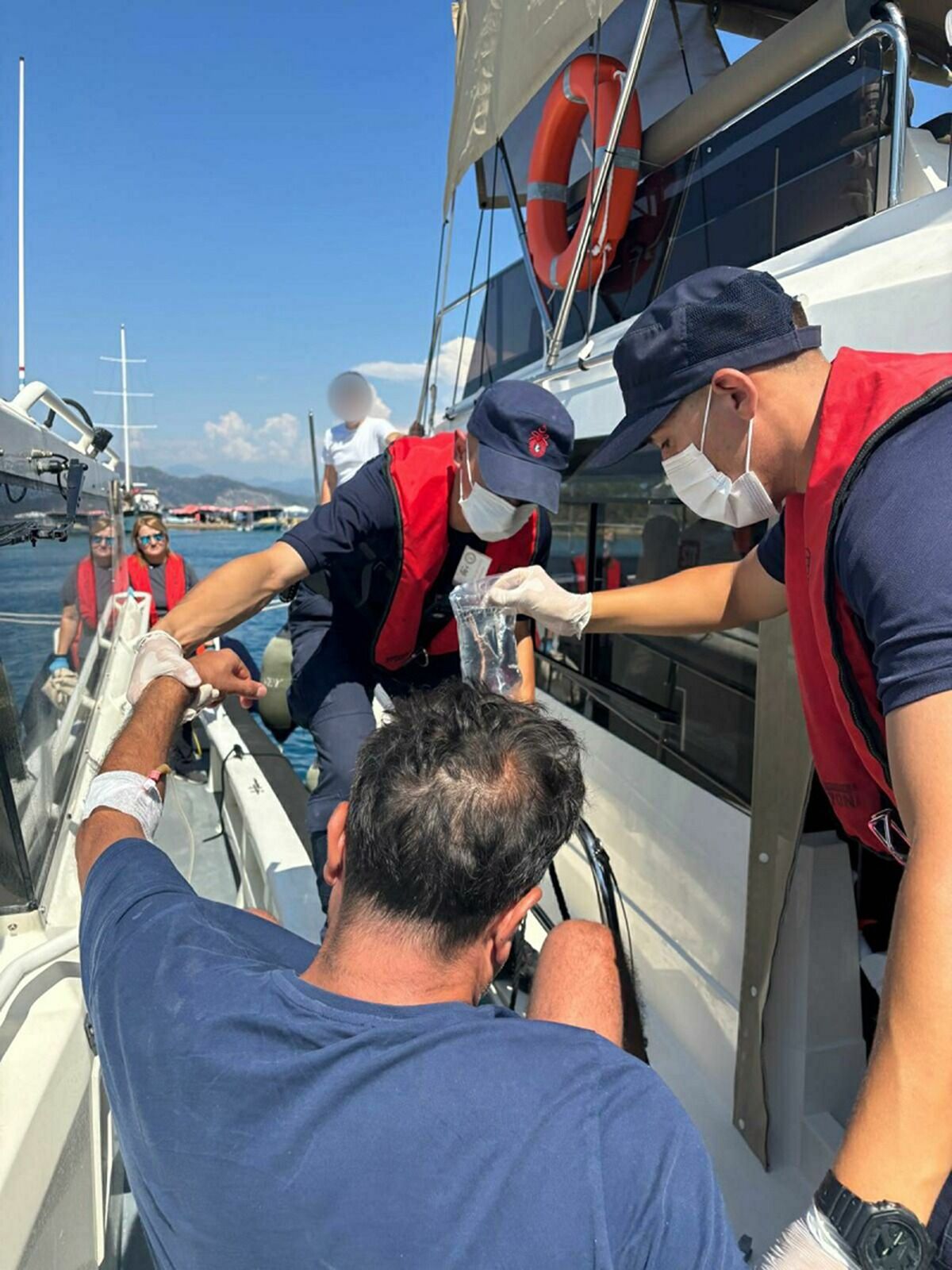 Fethiye’de Teknelerde Yaralanan Ve Rahatsızlanan İki Vatandaşa Tıbbi Tahliye