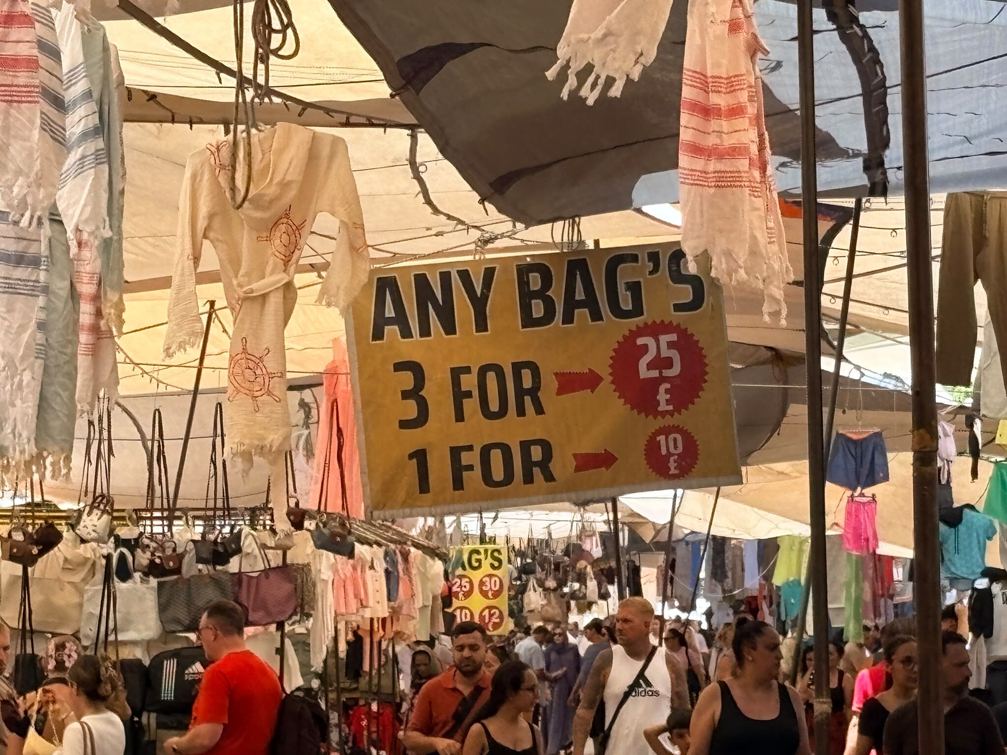 Fethiye Salı Pazarı'nda Turist Hareketliliği