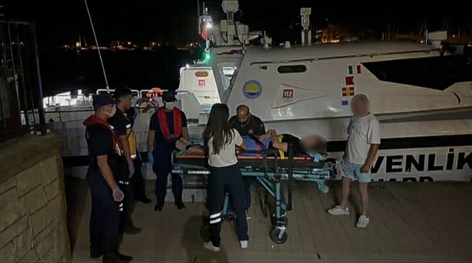 Fethiye’de Sahil Güvenlik, Gezi Teknesi Ve Ticari Yattan 2 Kişiye Tıbbi Tahliye