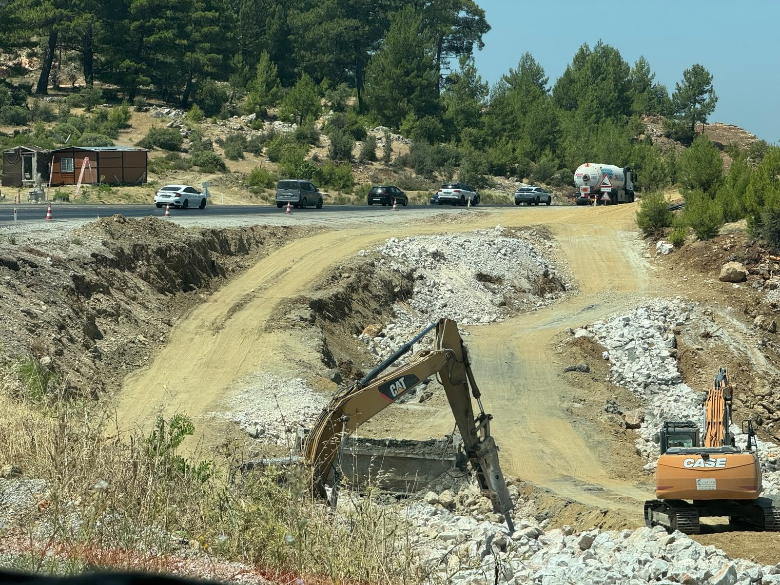 Seydikemer Yayla Yolunda Yol Genişletme Çalışmaları Başladı