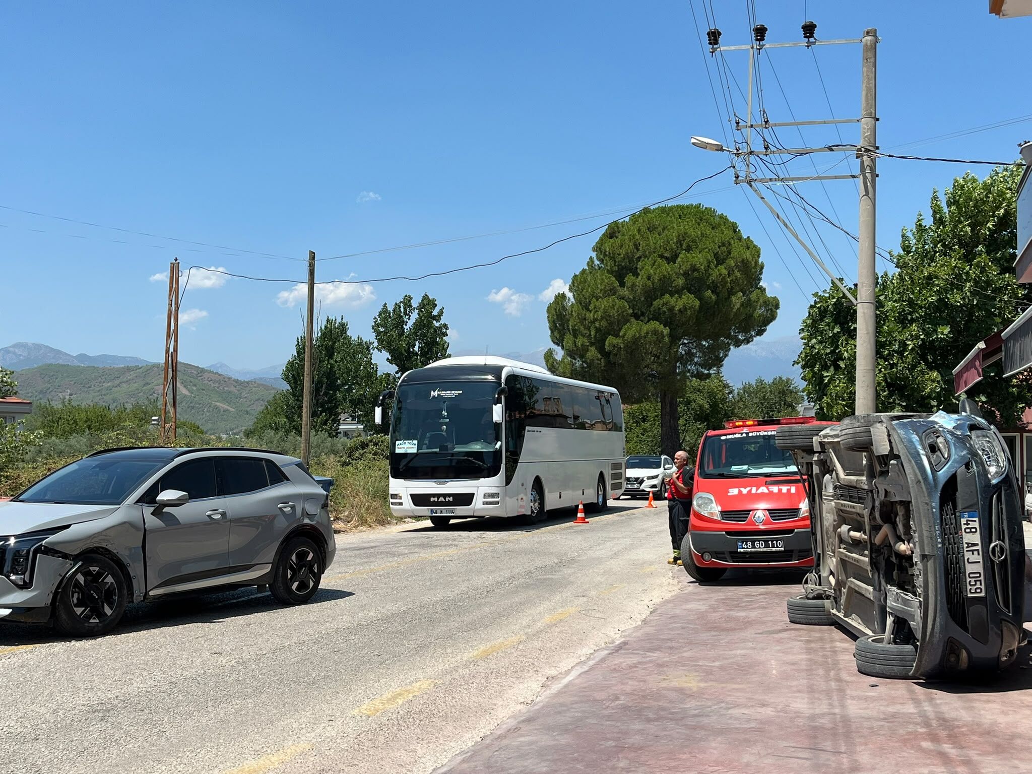 Seydikemer’de İki Otomobil Çarpıştı: 1 Yaralı