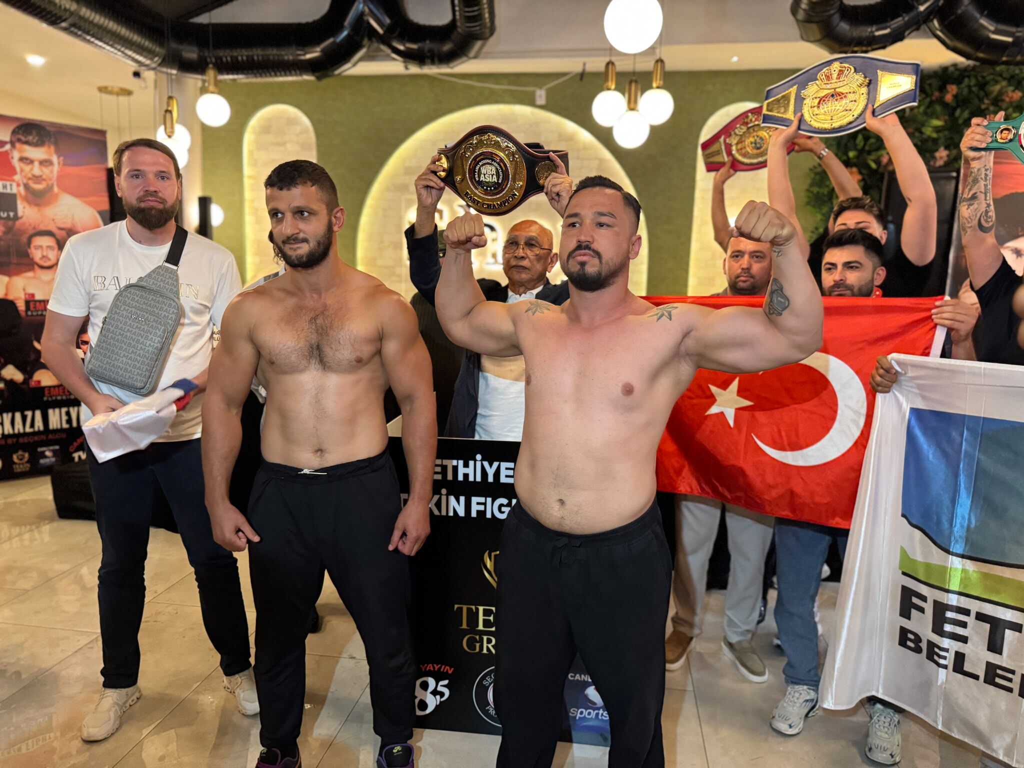 Fethiye'de Boks Gecesi Öncesi Nefes Kesen Yüzleşme!