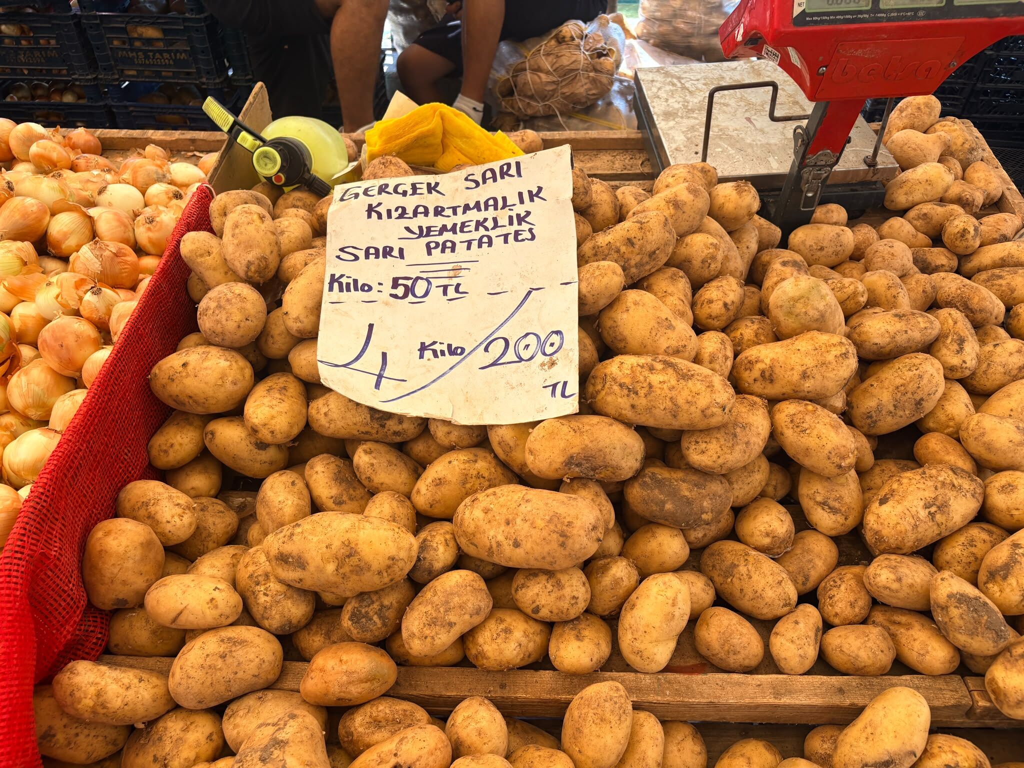Fethiye Salı Pazarı'nda Yoğunluk