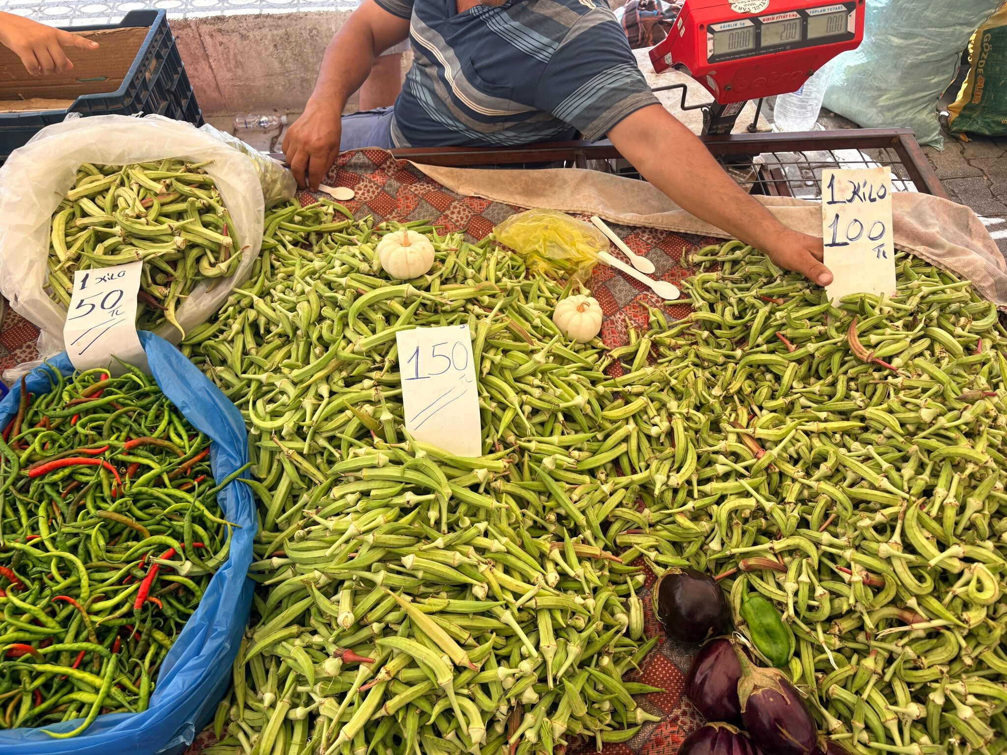 Fethiye Salı Pazarı'nda Yoğunluk