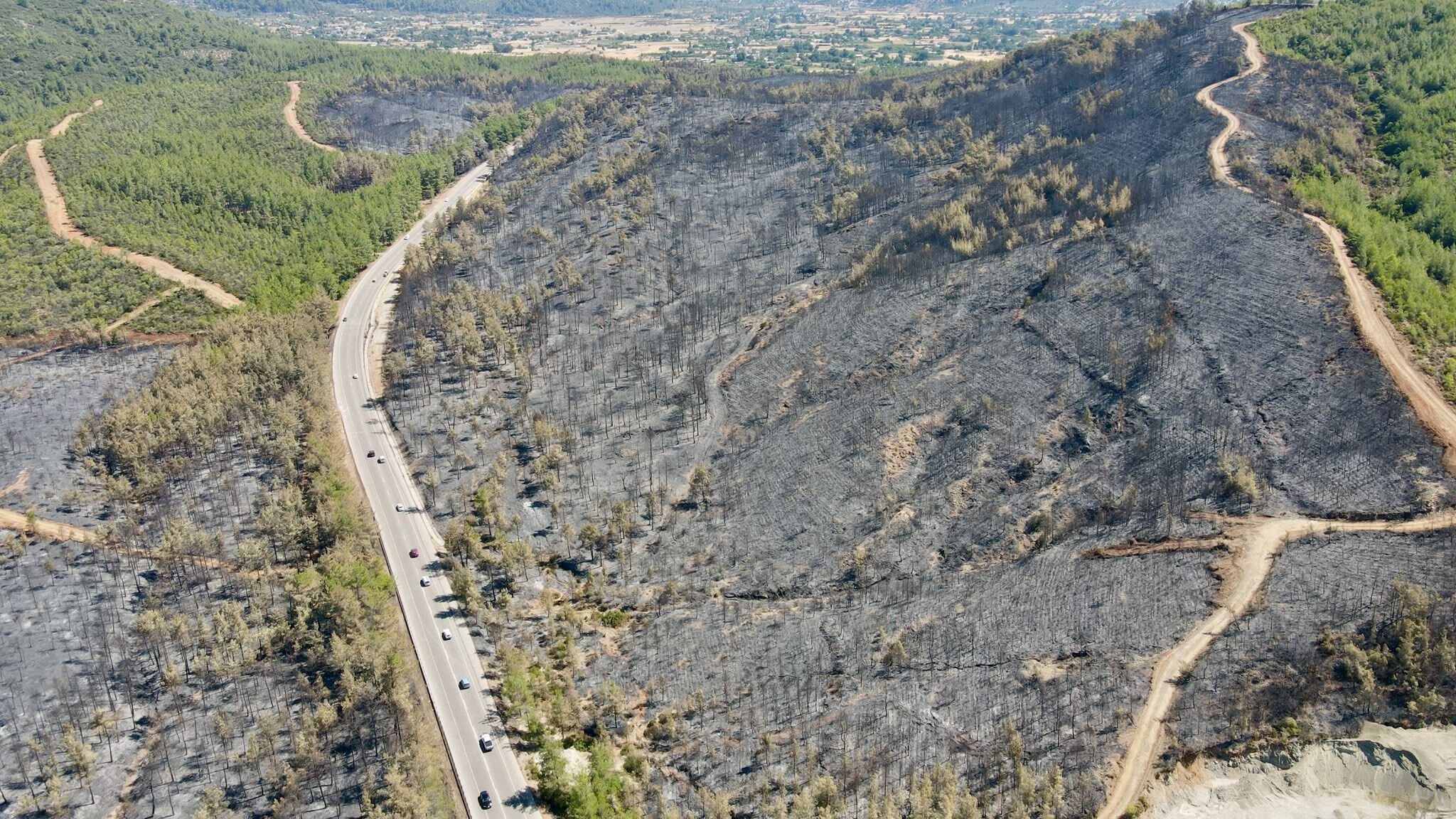 Yeşilüzümlü'de Yangının İzleri Havadan Görüntülendi