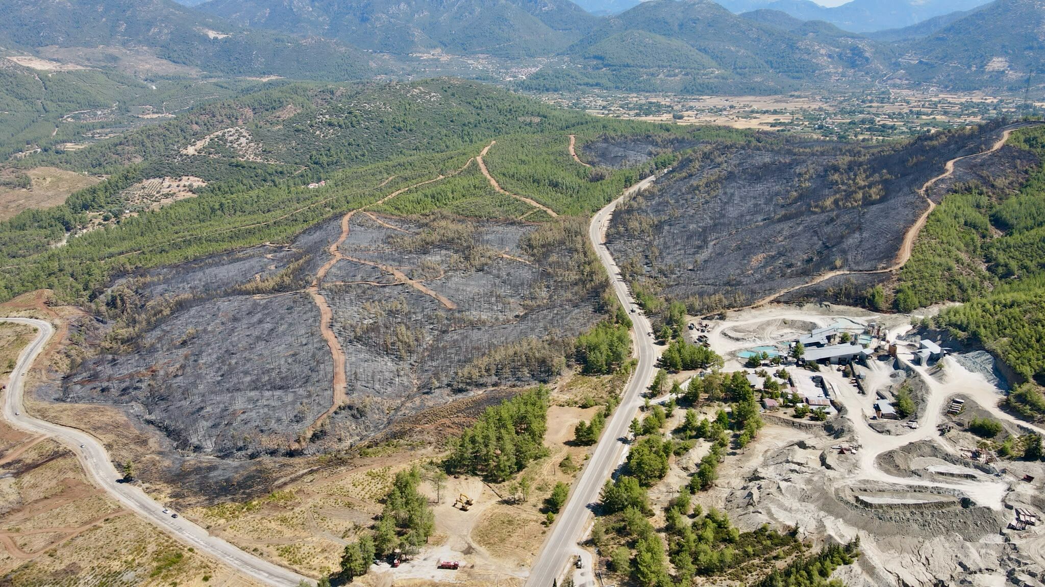 Yeşilüzümlü'de Yangının İzleri Havadan Görüntülendi