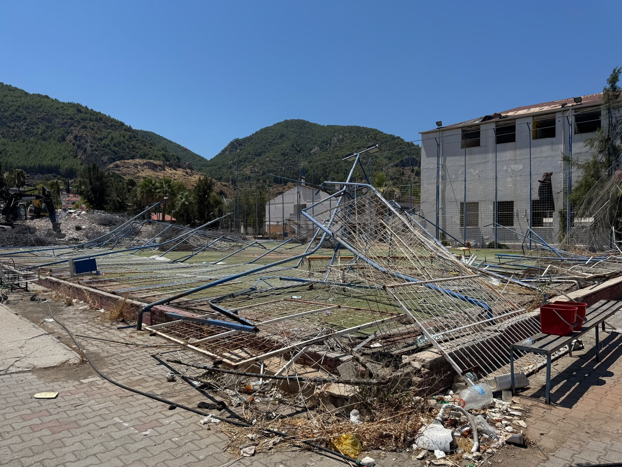 Fethiye Gazi Ortaokulu’nda Yıkım Başladı