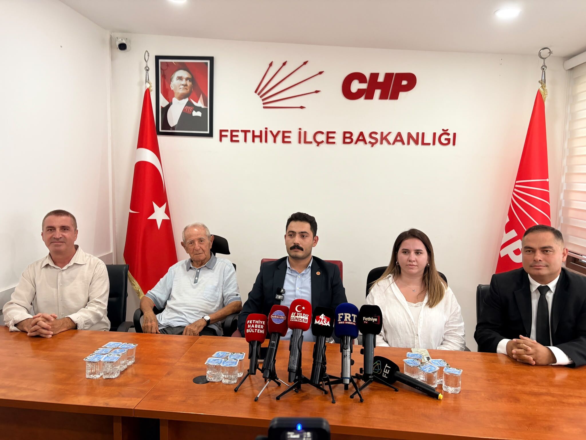 CHP Fethiye'nin Yeni İlçe Başkanı Güler İlk Basın Toplantısını Düzenledi