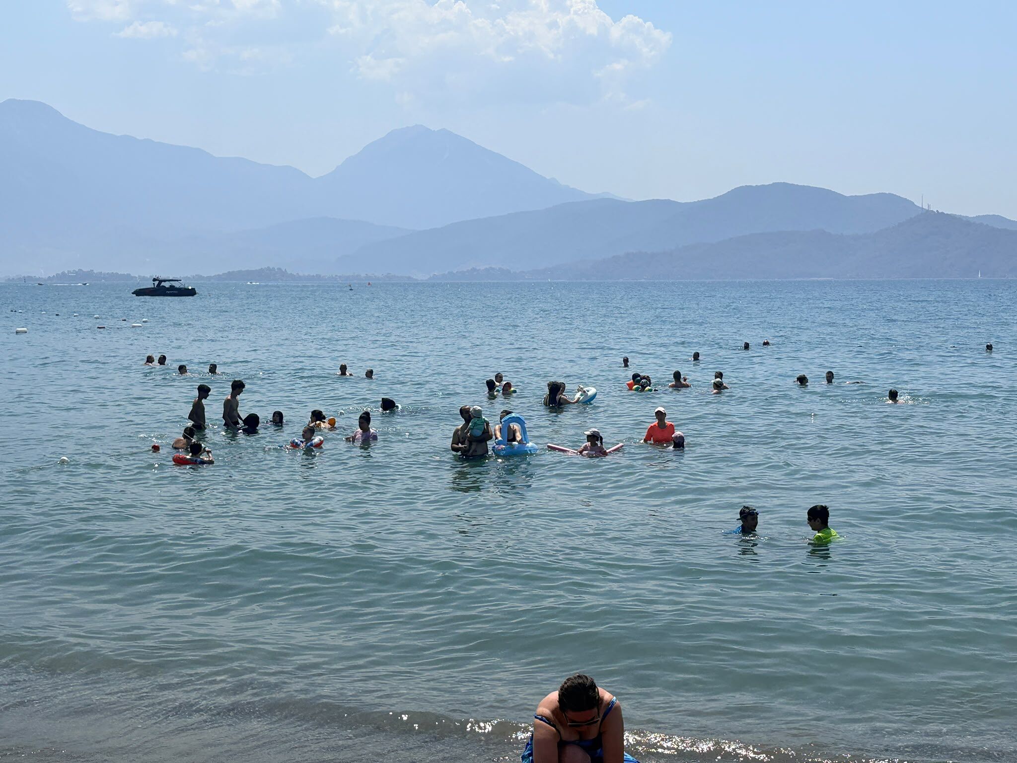 Fethiye’de Akmaz Halk Plajı’na Vatandaşlardan Tam Not: “Hizmet Çok Güzel”