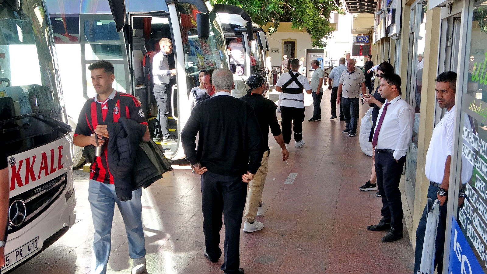 Otobüs ile Uçak Fiyatları Yarışıyor