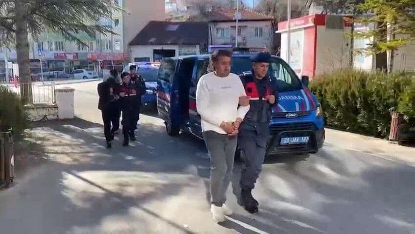 Yaşlı Çiftin Ellerini Ve Ayaklarını Bağlayarak Hırsızlık Yaptılar