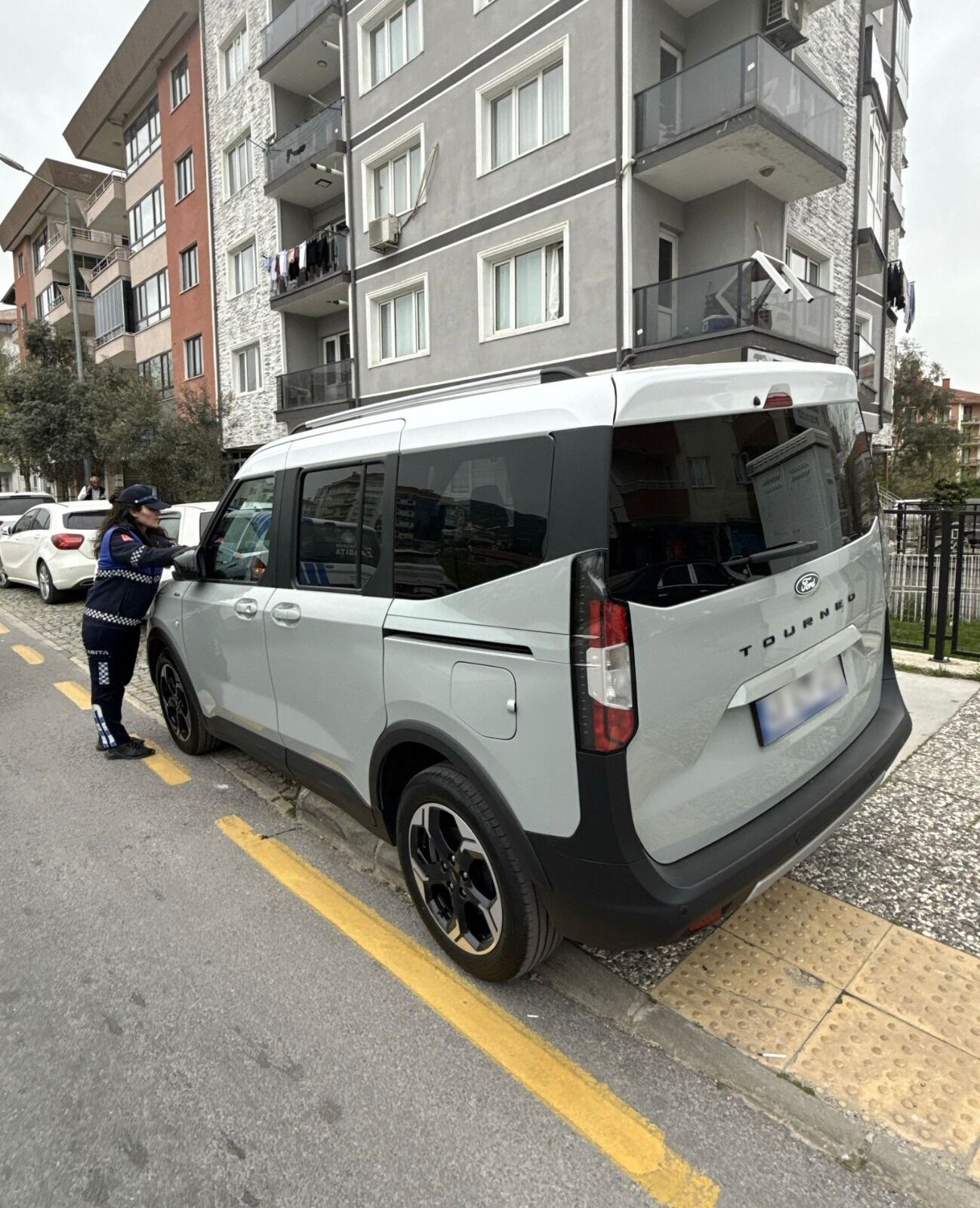 Kaldırıma Park Eden Araçlara İdari Yaptırım