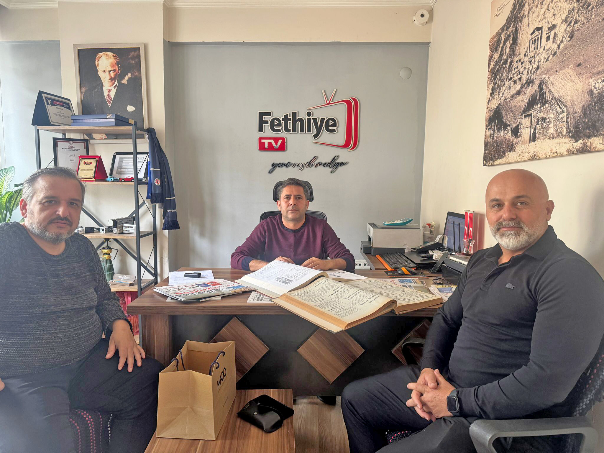 Dündar, Beşkaza Gazetesi’ni İnceledi