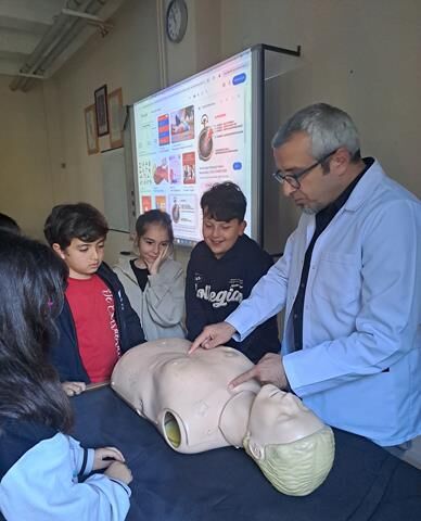 ‘Miniklerin Güçlü Beyinleri Sağlıkla Buluşuyor’ Projesinin Eğitimleri Tamamlandı