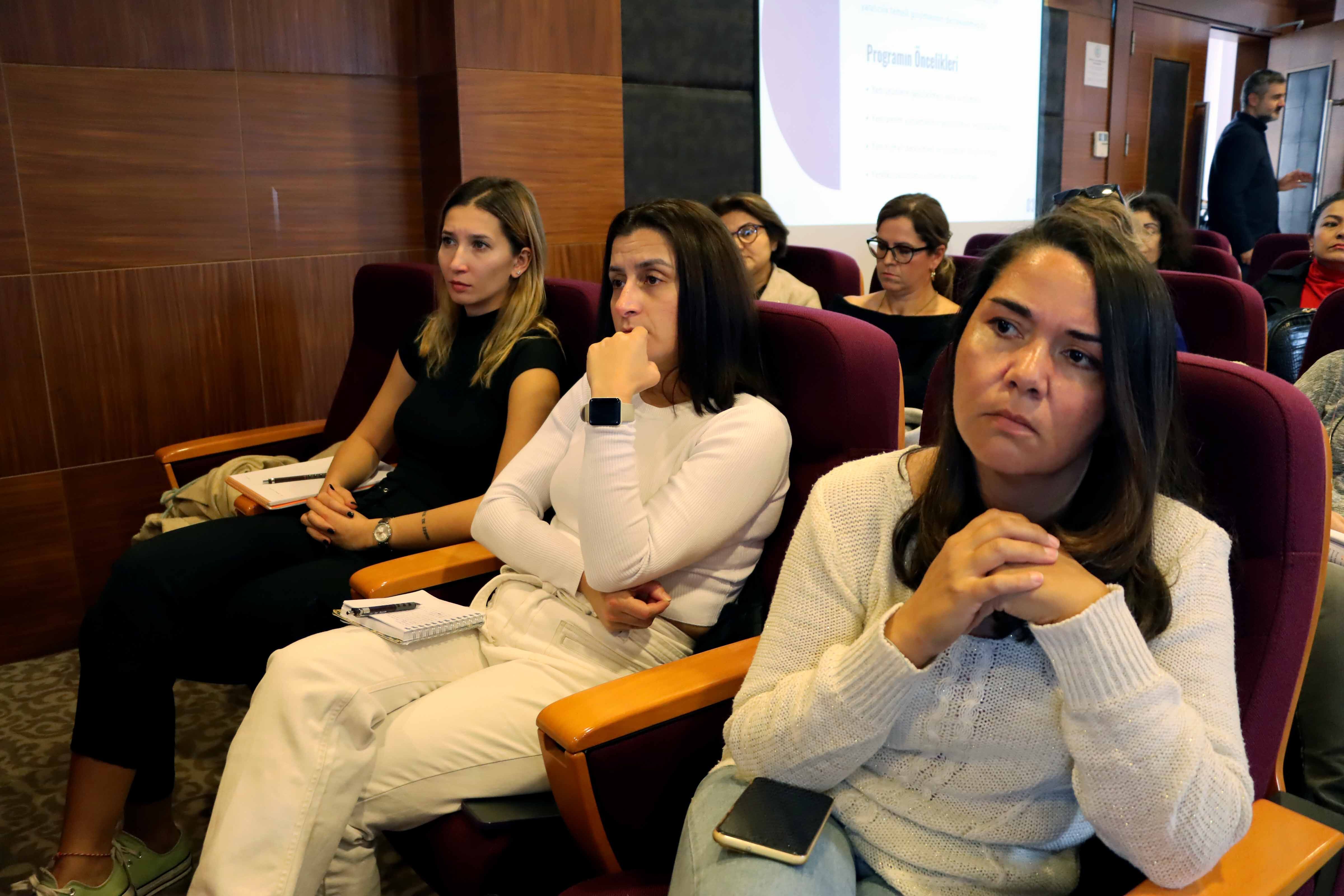 ‘Yenilikçi Kadın Girişimci Destek Programı’ FTSO’da Tanıtıldı