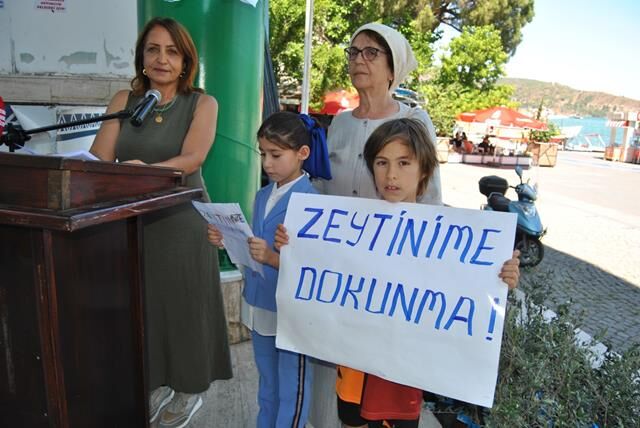 Fethiye’de Yasaya Tepki İçin 200 Adet Zeytin Fidanı Dağıtıldı