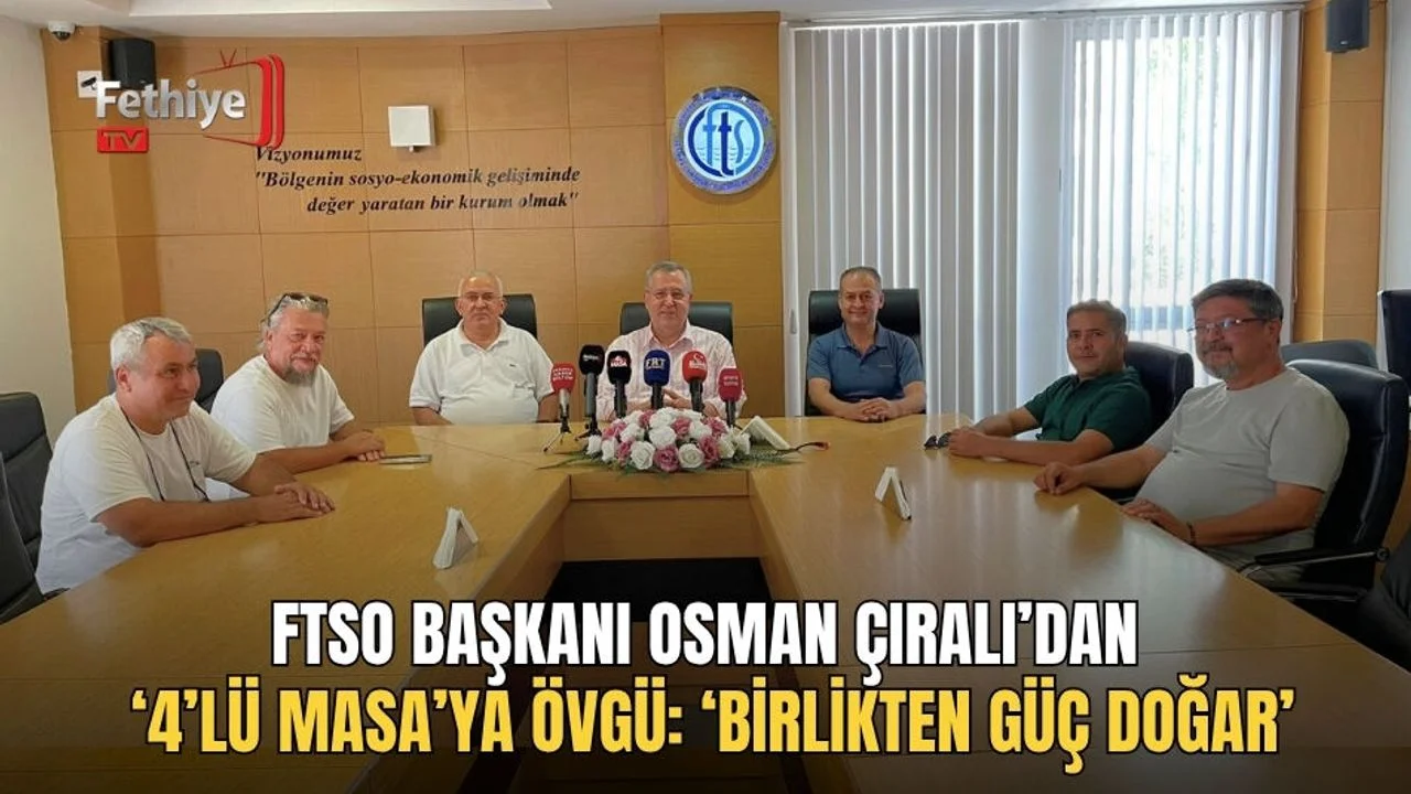 FTSO Başkanı Osman Çıralı, 4'lü Masa medya temsilcileriyle makam odasında bir arada görülüyor.