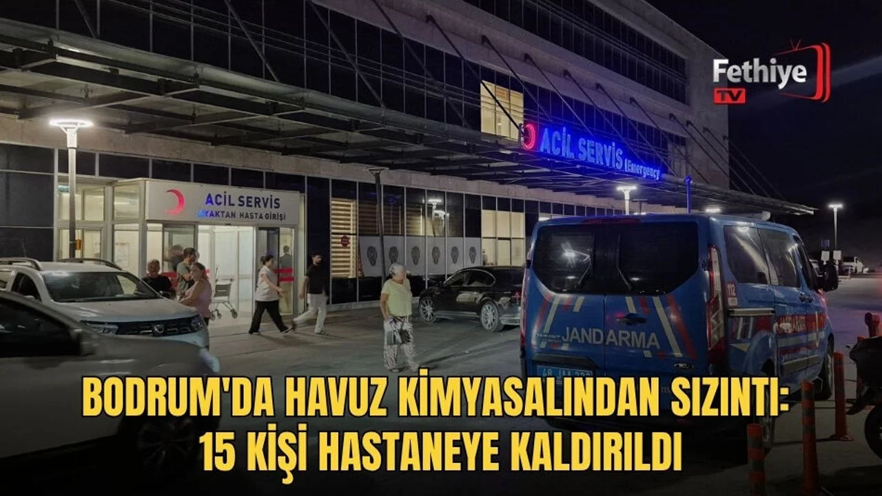 Gümüşlük'teki otelin havuz alanında gaz sızıntısından etkilenen tatilciler sedyelerle hastaneye taşınıyor.