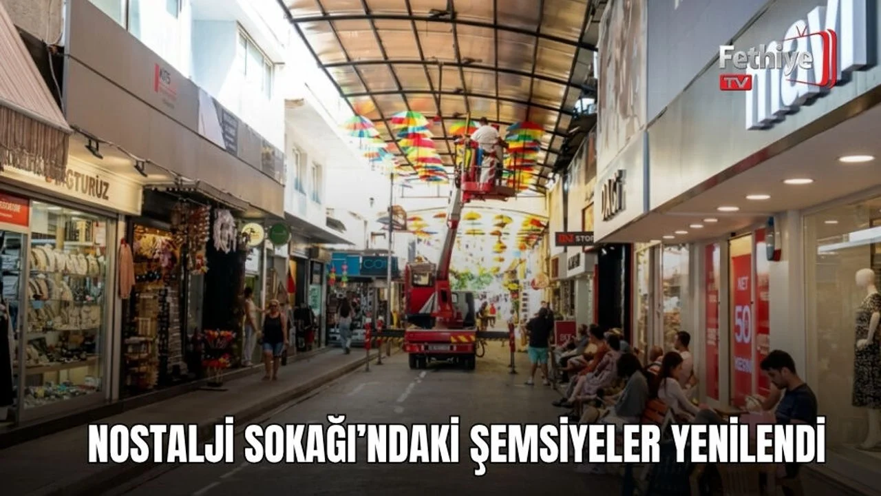 Nostalji Sokağı'nda Şemsiyeler Yenilendi