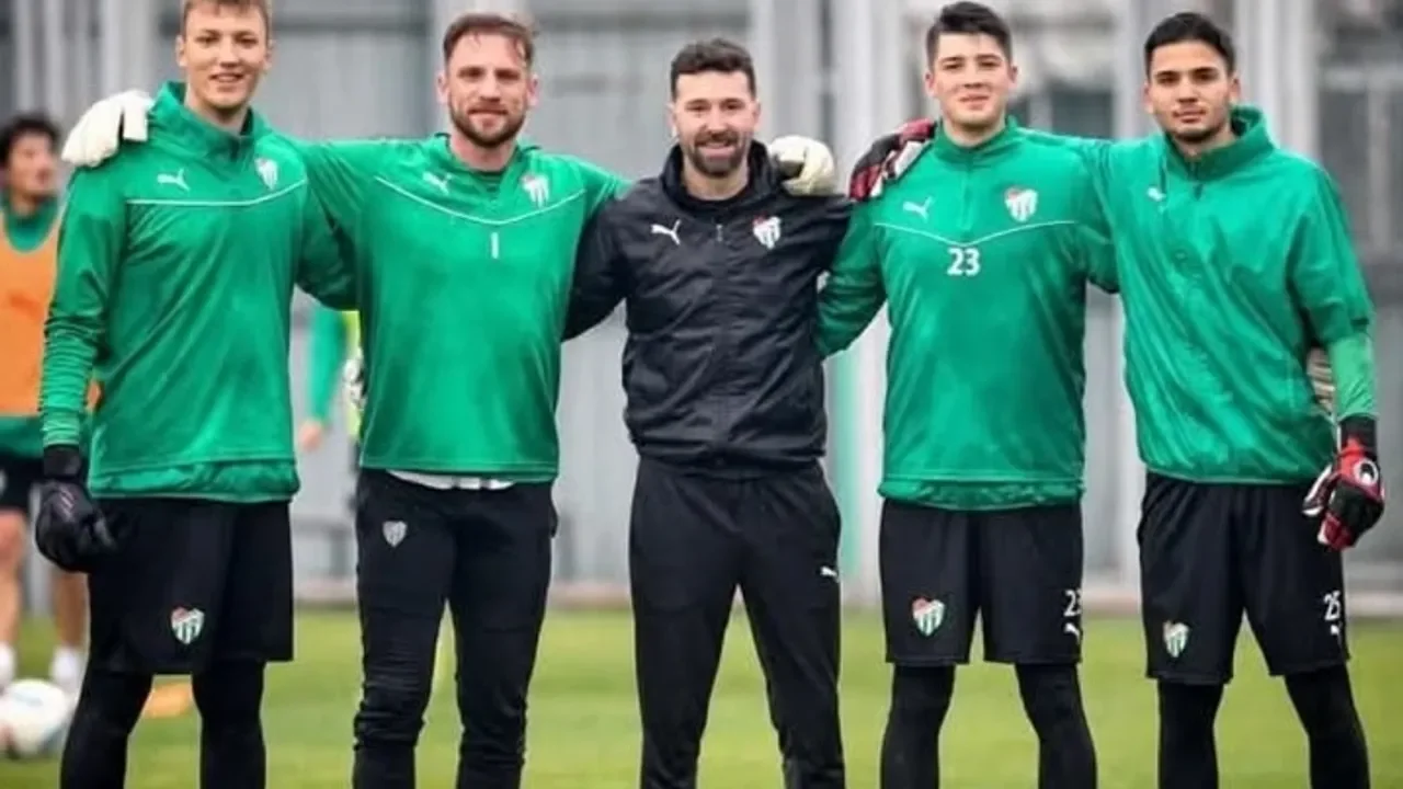 Bursaspor’un Efsaneleri Teknik Kadroda Görev Yapıyor
