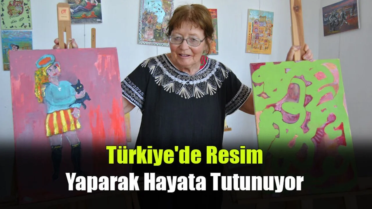 Türkiye'de Resim Yaparak Hayata Tutunuyor
