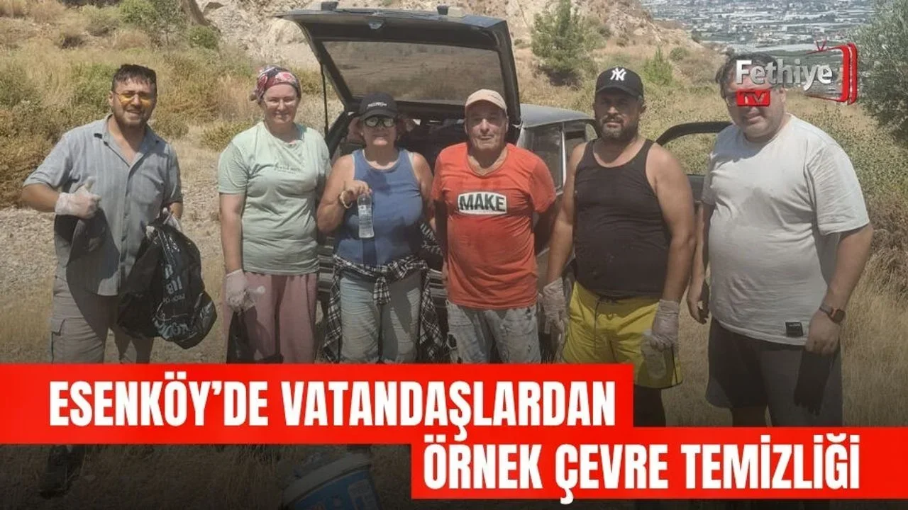 Bademli mevkiinde gençler, kanal boyunda çöp poşetleriyle gönüllü çevre temizliği yapıyor.
