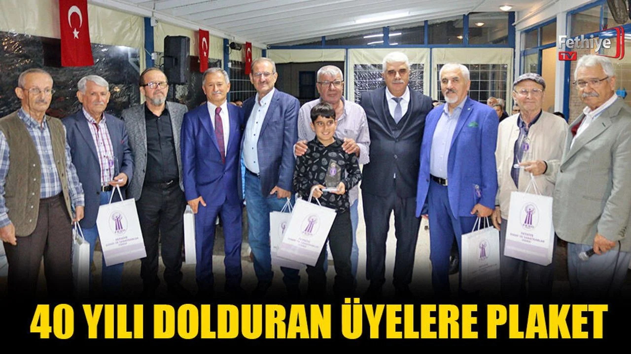 Fethiye'de 40 Yılı Dolduran Üyelere Plaket