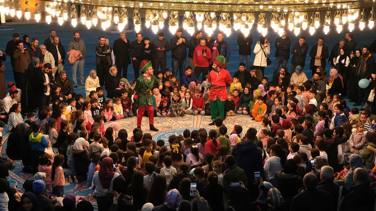Şeyh Edebali Camii'nde Eğlence Dolu Akşam