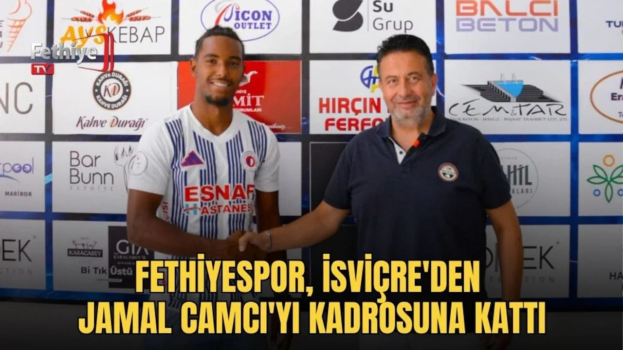 Genç futbolcu Jamal Camcı, imza töreninde resmi sözleşmeyi yönetici Uğur Keskin ile birlikte imzaladı.