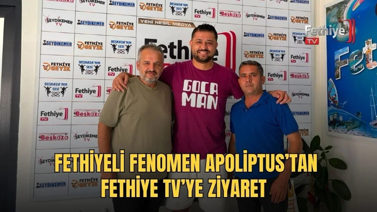 Fethiyeli fenomen Abdullah Gökcen, Fethiye TV stüdyosunda ekip üyeleriyle hatıra fotoğrafı çektirdi.