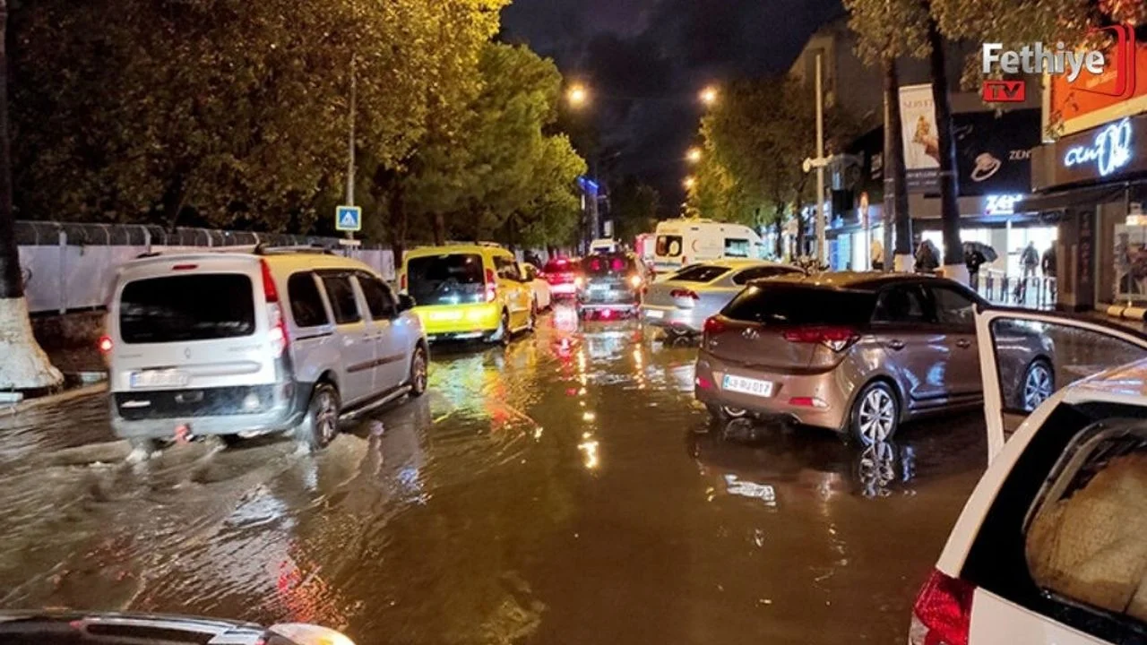 Muğla Geneli Kuvvetli Yağış Uyarısı: Sel Ve Fırtınaya Karşı Dikkat