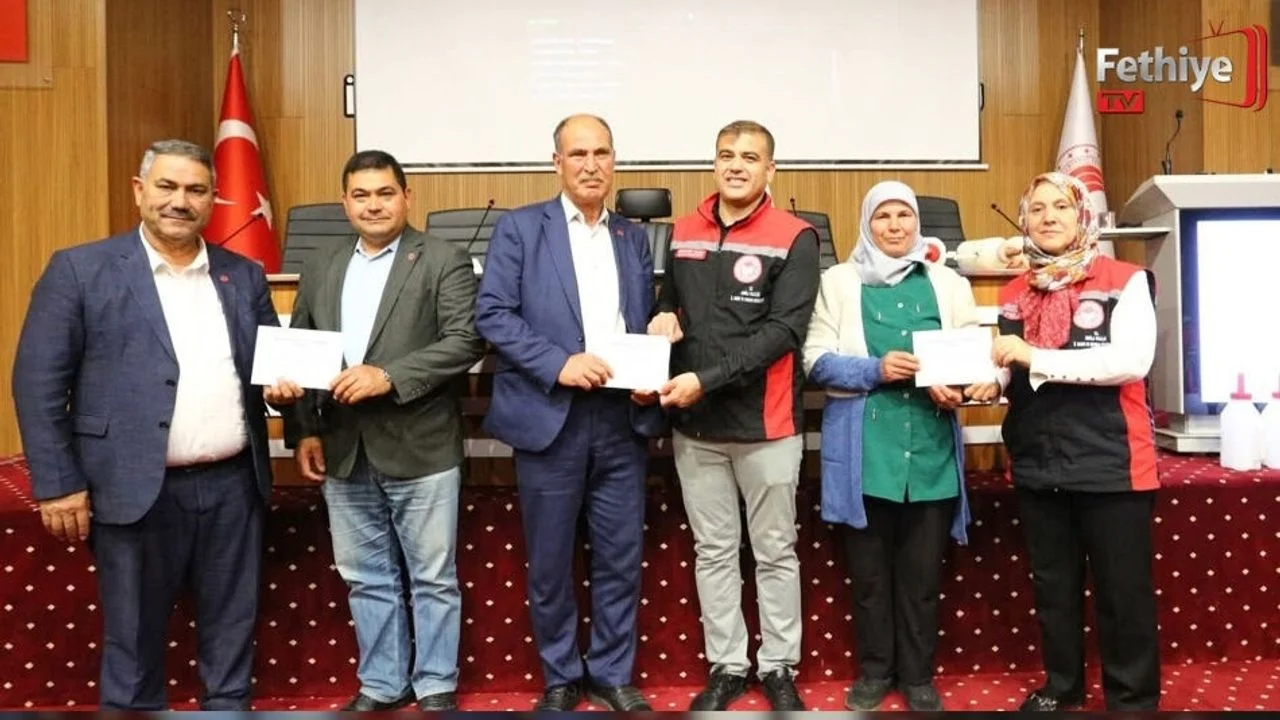 Buzağı Kayıplarını Azaltmaya Yönelik Eğitimler Başladı