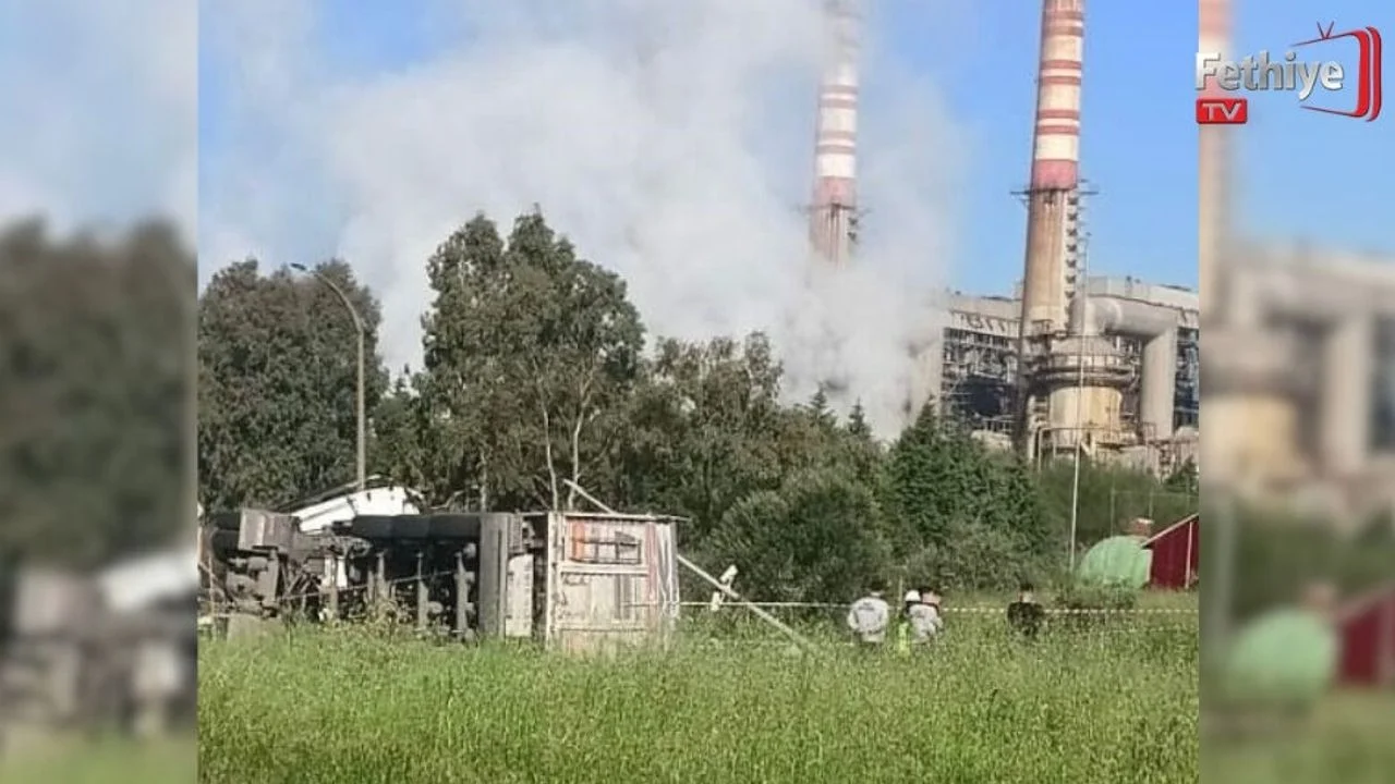 Yatağan'da Kömür Yüklü Kamyon Devrildi: 1 Yaralı