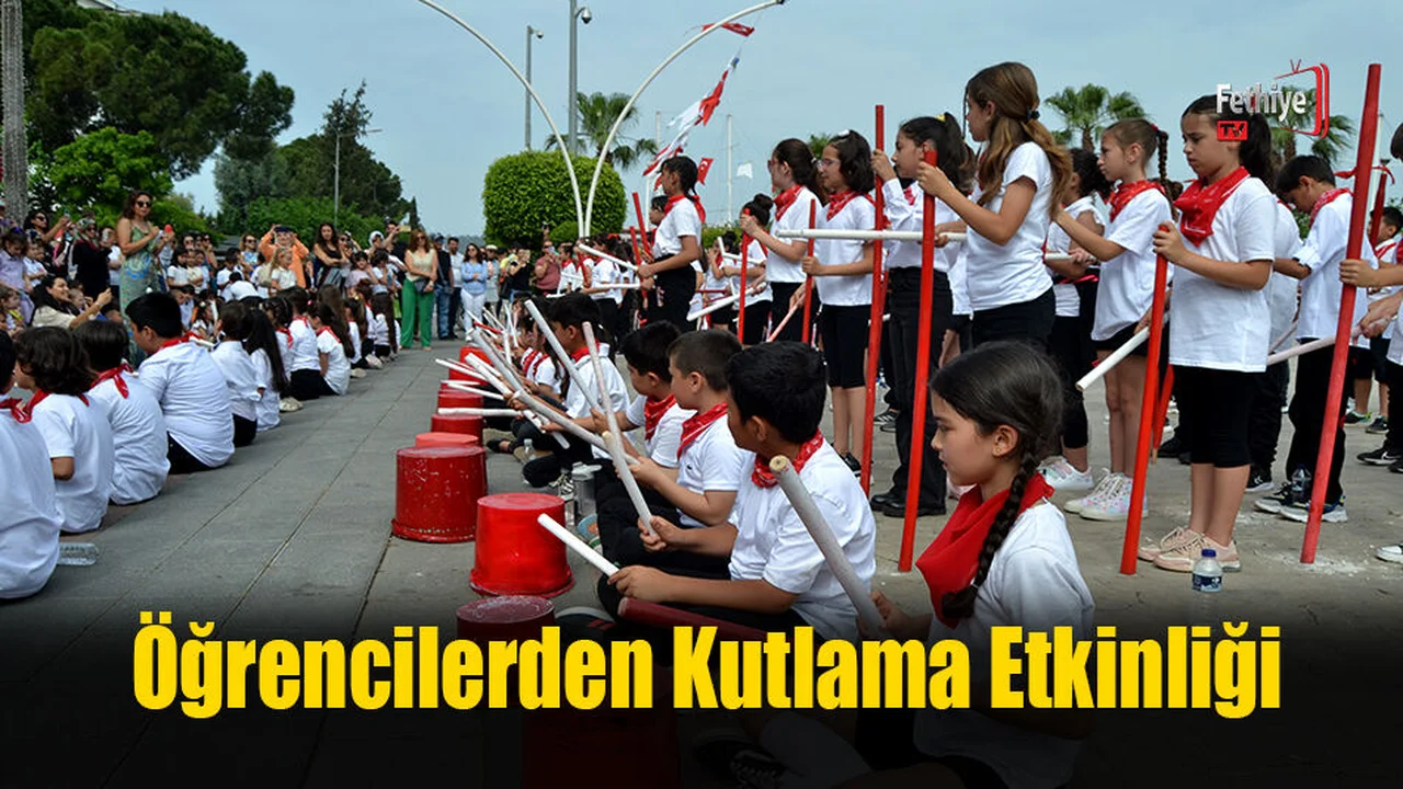 Öğrencilerden Kutlama Etkinliği