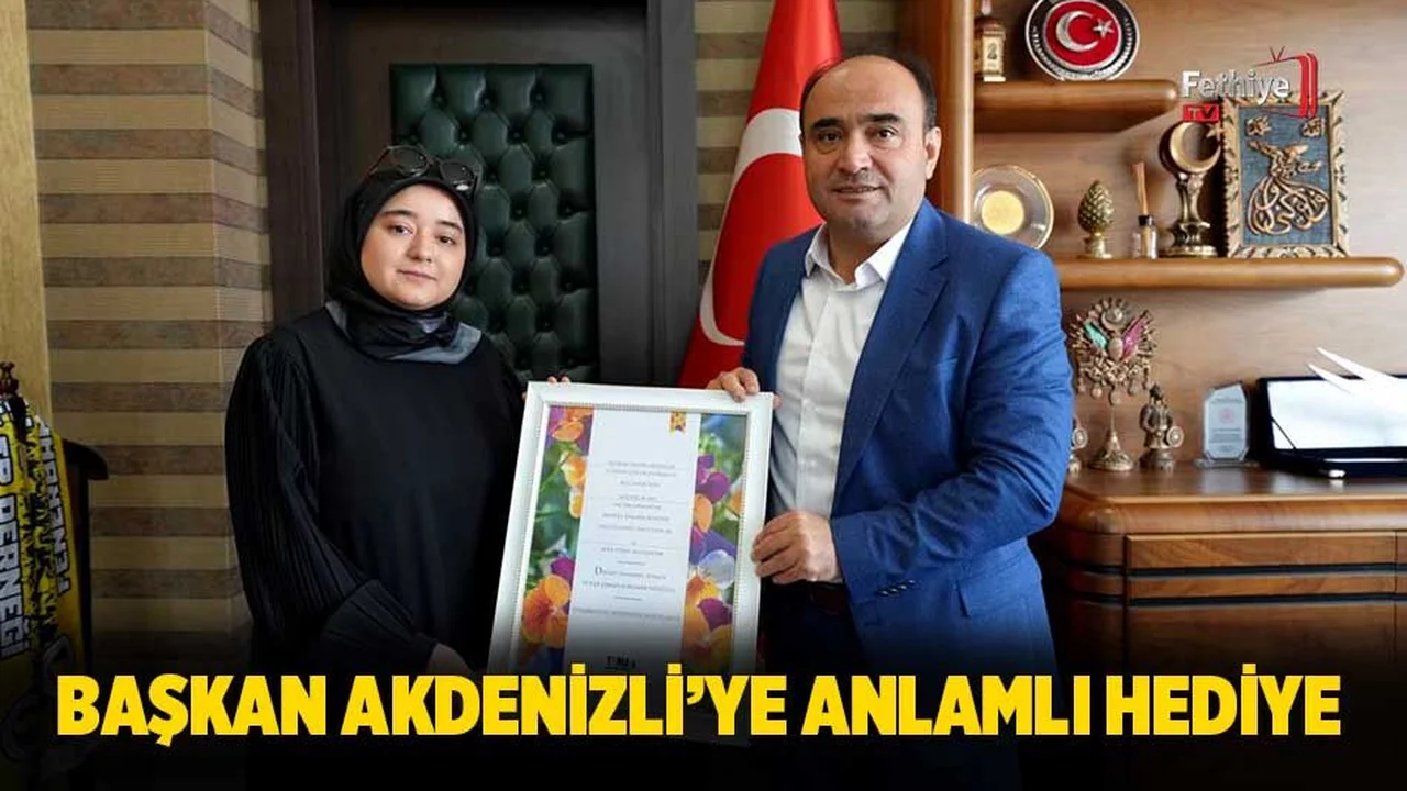 Başkan Akdenizli’ye Anlamlı Hediye