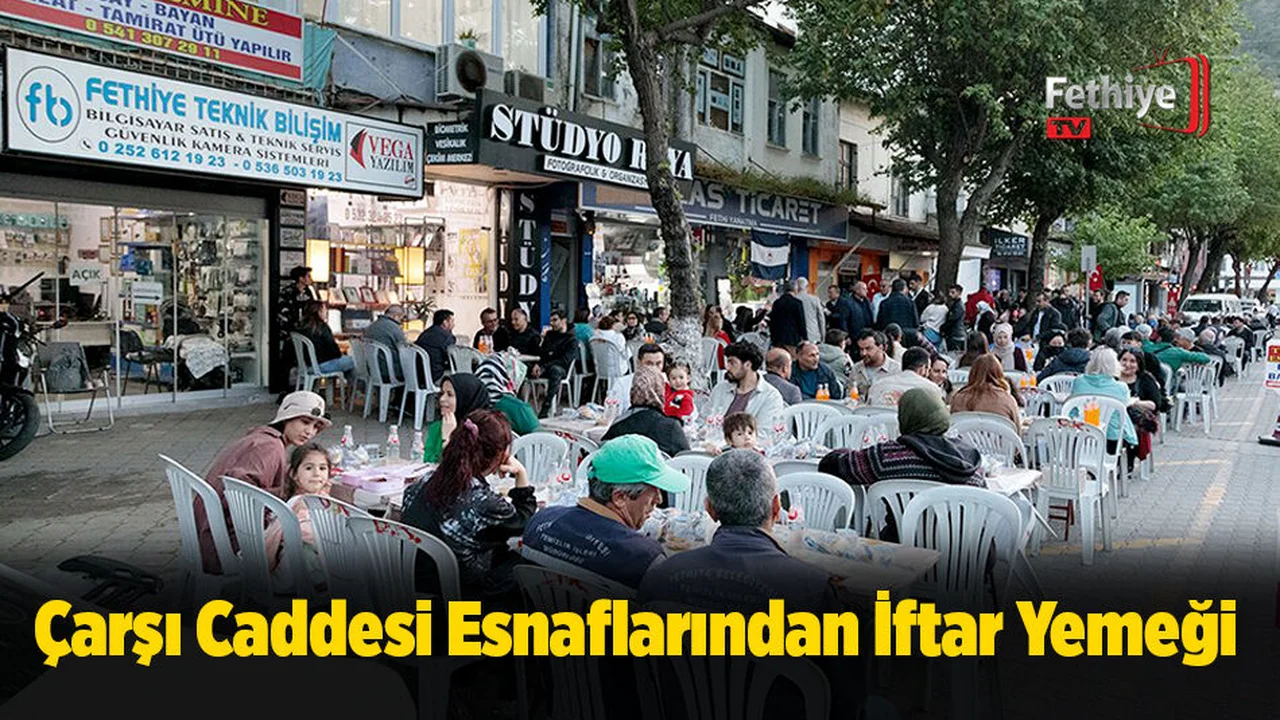 Çarşı Caddesi Esnaflarından İftar Yemeği