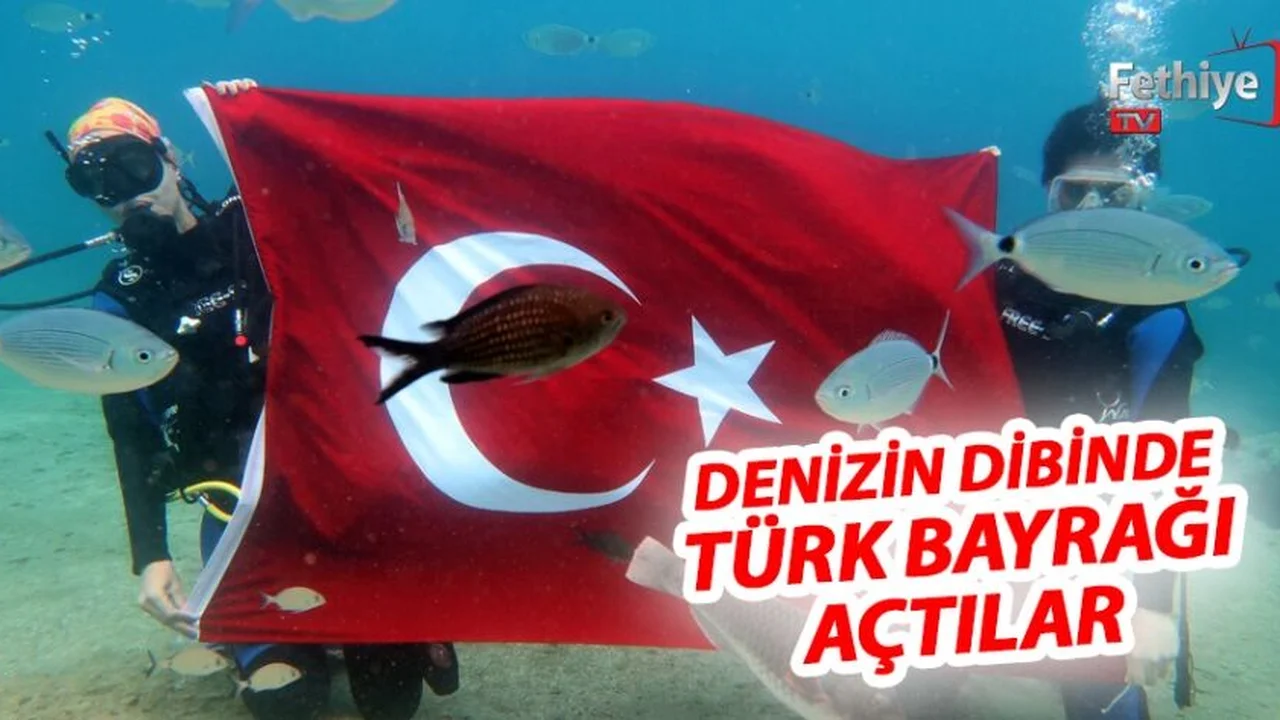 Denizin Dibinde Türk Bayrağı Açtılar