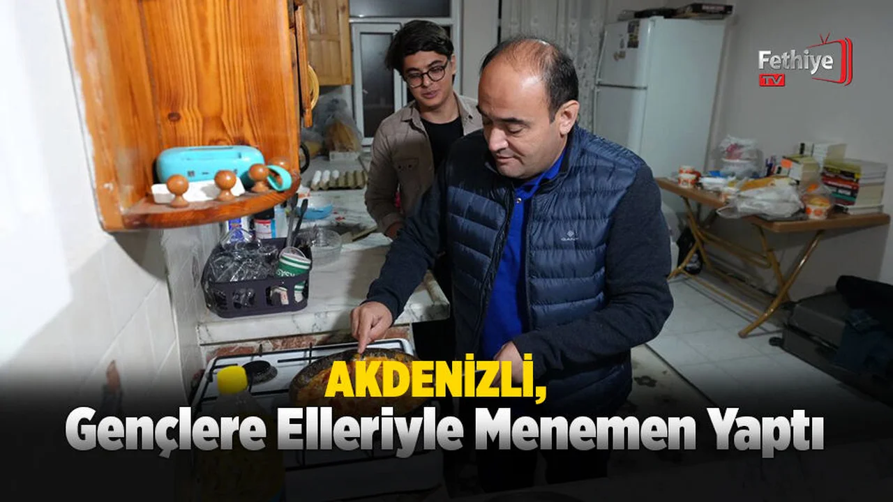 Başkan Akdenizli, Öğrenci Evinde Sahur Yaptı