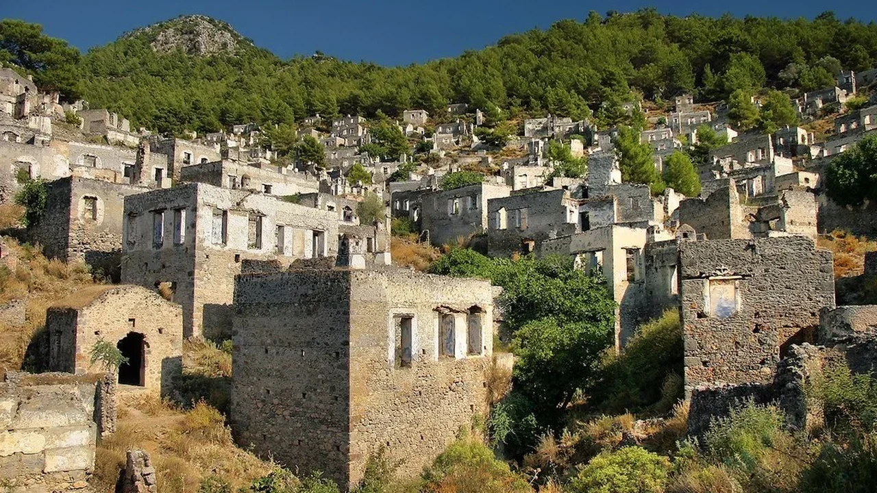 Fethiye’de Hayalet Köy, Tarihin Kalbinde Atmaya Devam Ediyor