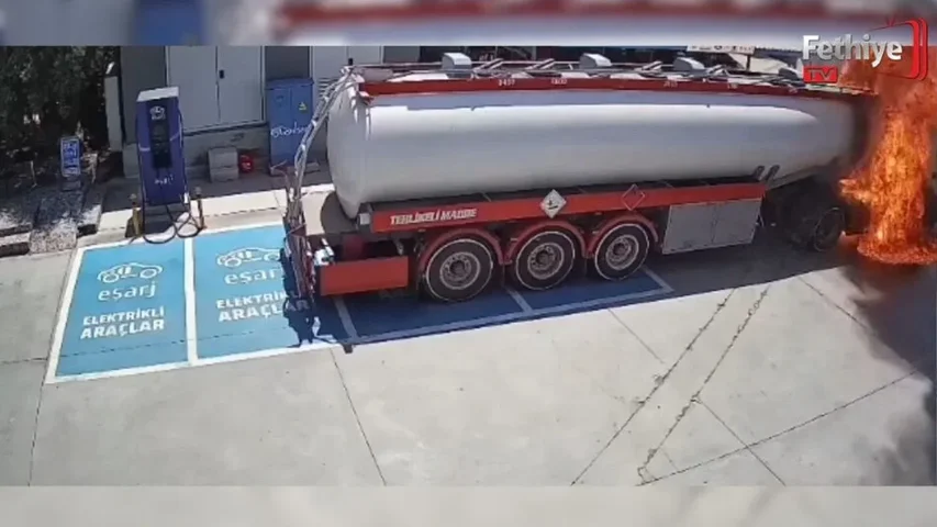 Fethiye’deki Tanker Yangınının Güvenlik Kamera Kayıtları Ortaya Çıktı