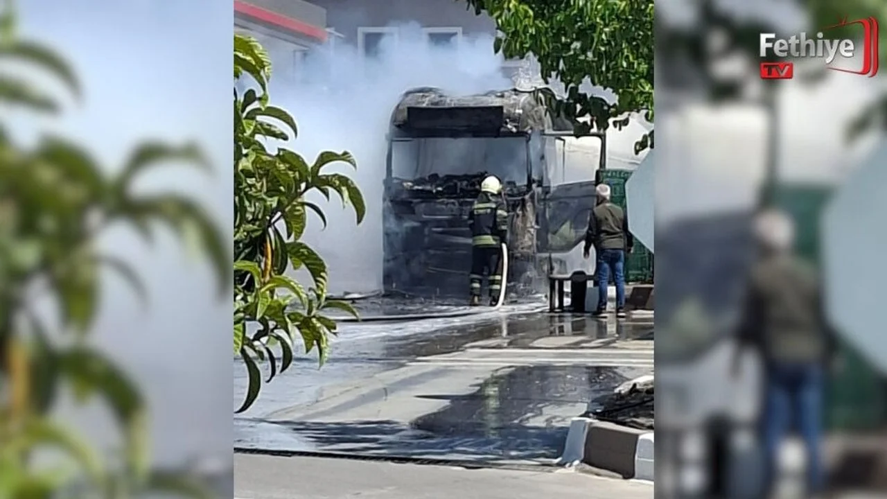 Göcek’te Akaryakıt İstasyonunda Korkutan Tır Yangını